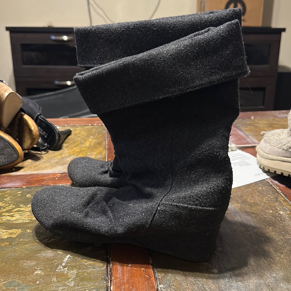 Grey cloth boots